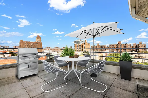 Rented by Compass | media 23
