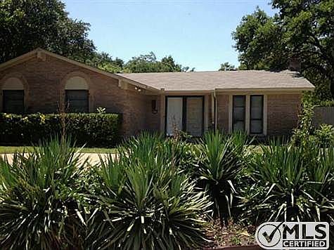 1st image of 2218 Village Crest Dr