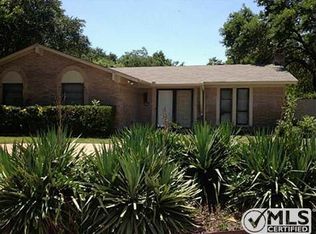 2218 Village Crest Dr, Garland, TX 75044
