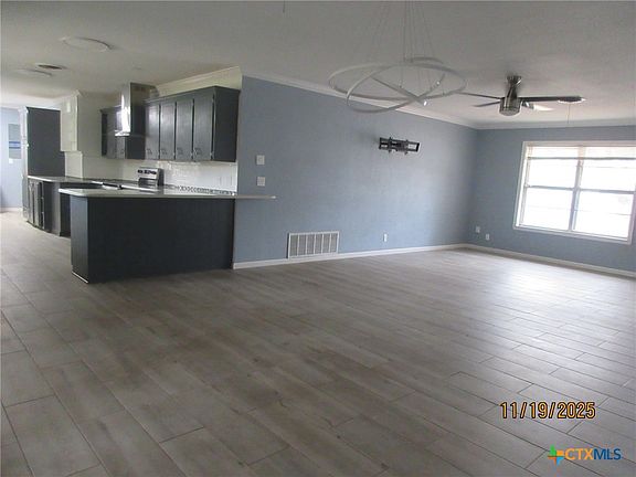 2nd image of 606 E 12th Ave