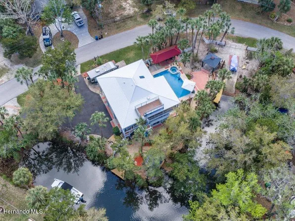 6093 Avenue Of The Palms, Weeki Wachee, FL 34607
