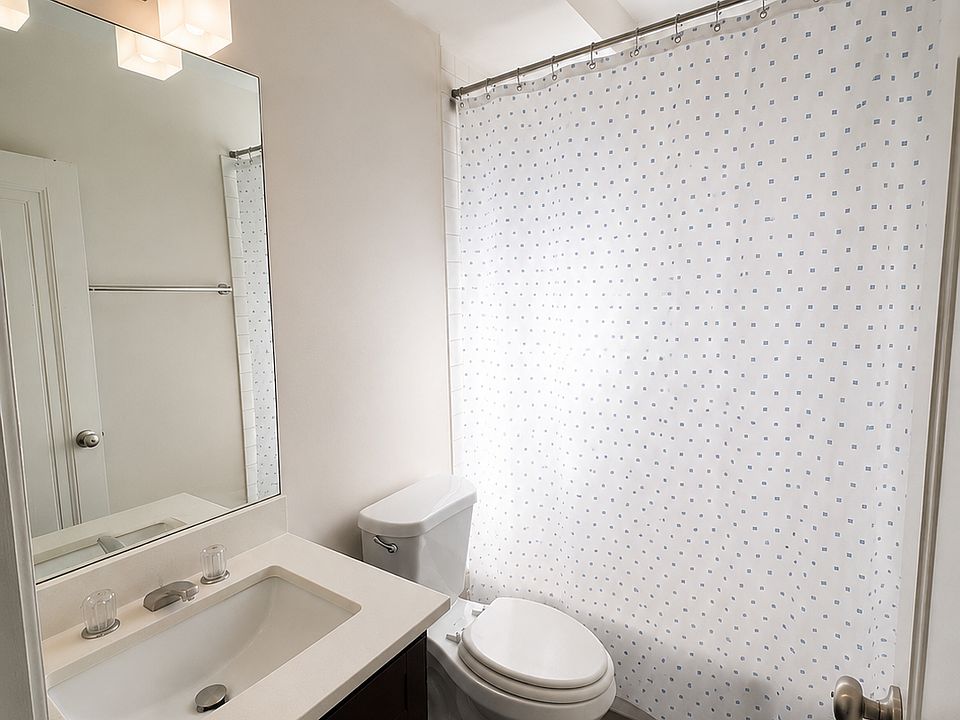 1st image of 4843 N Ashland Ave #38