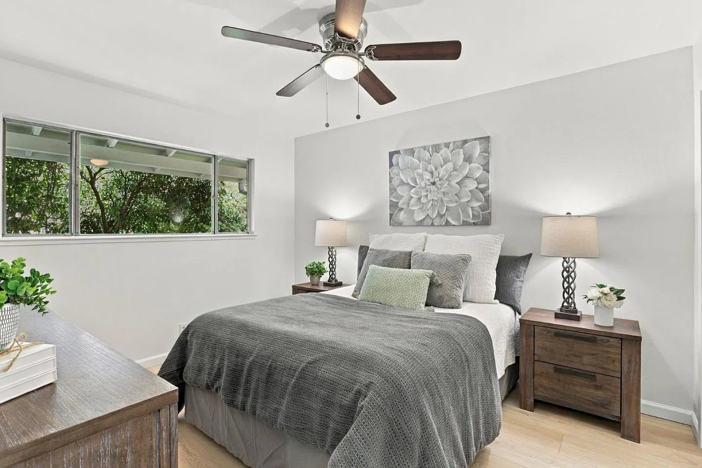 3 bed, 1176 sqft, $4,200 — Photo 4