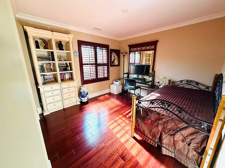 907_4 Smith Ln — Photo 1