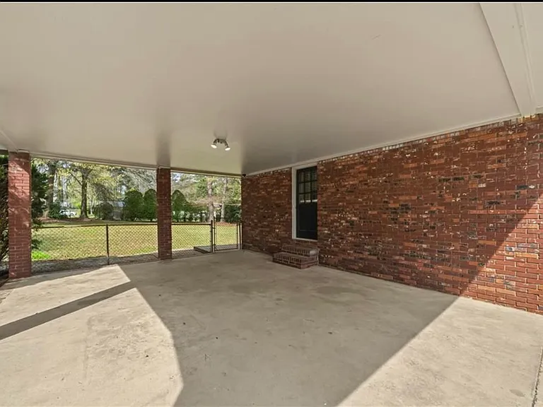 689 Old Canton Rd — Photo 10