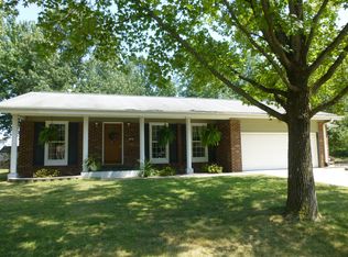 700 Saint Anthony Dr, Godfrey, IL 62035