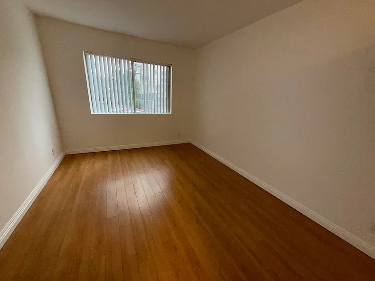 10760 Rose Ave. — Photo 13