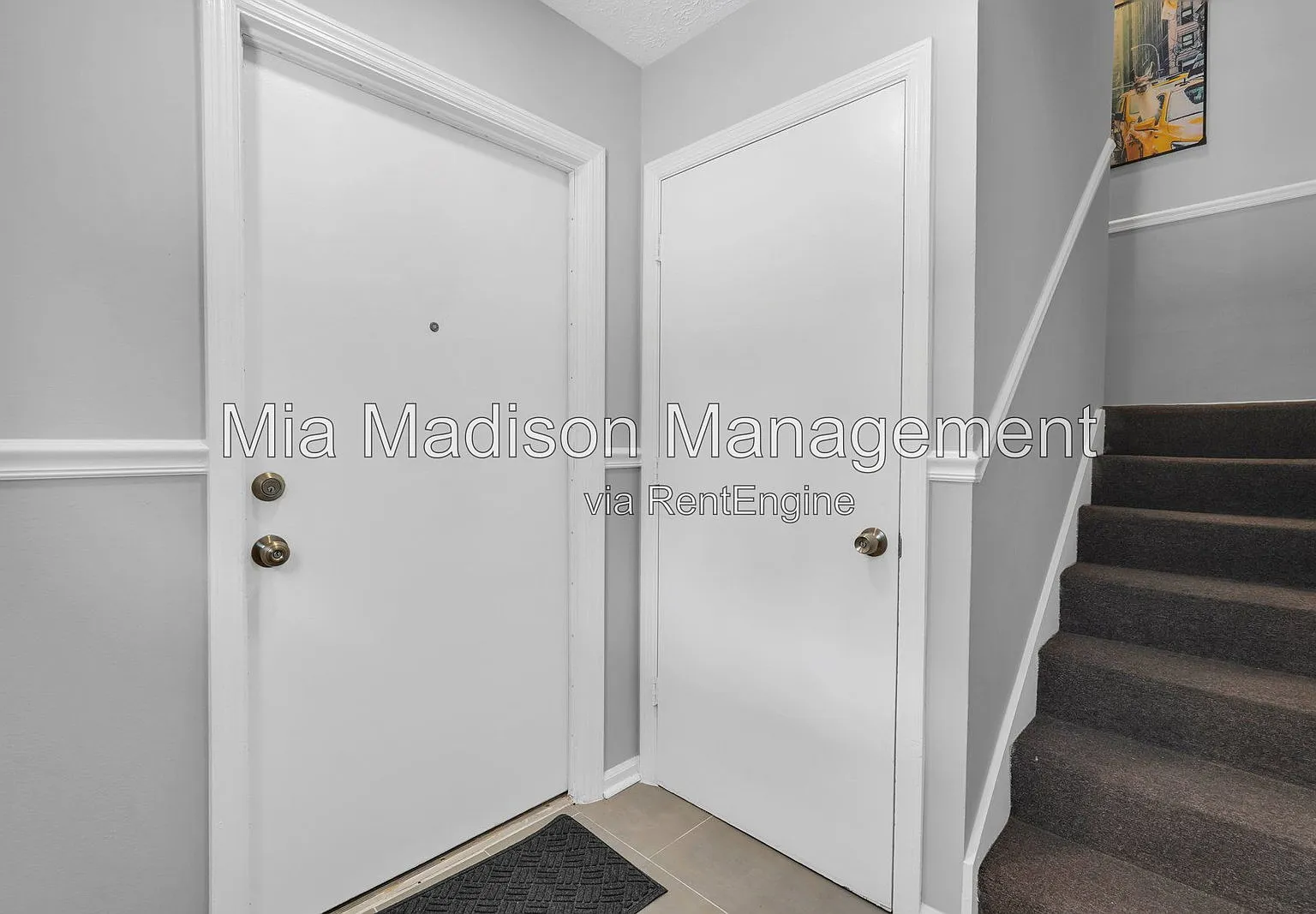 111 E Mell St — Photo 2