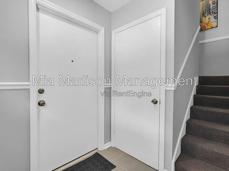 111 E Mell St #16 — Photo 12