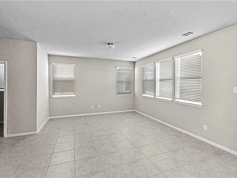 124 Fabion St — Photo 16