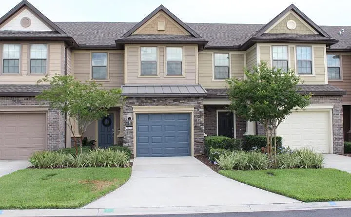 7028 Berrybrook Dr — Photo 2