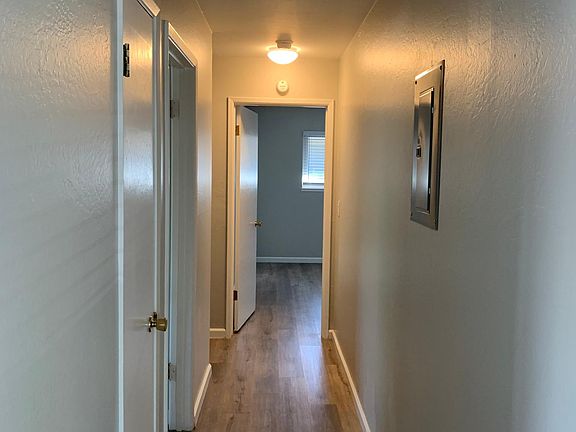 4th image of 84 Kim Louise Dr APT 4