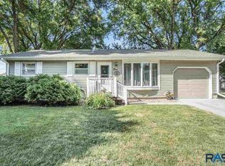 5 Park Ln, Canton, SD 57013