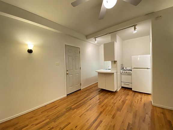3rd image of 5959-61 N Kenmore Ave #206