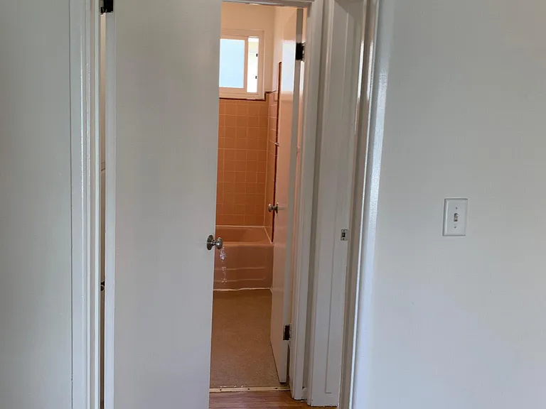 1138 S La Cienega Blvd #9 — Photo 23