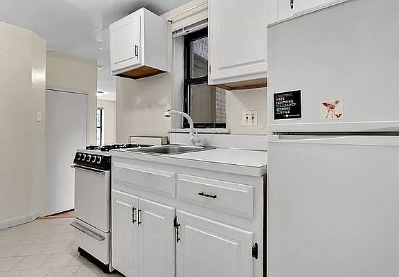 3rd image of 851 W End Ave APT 2FA