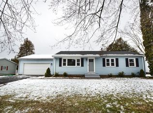 979 Paul Rd, Rochester, NY 14624