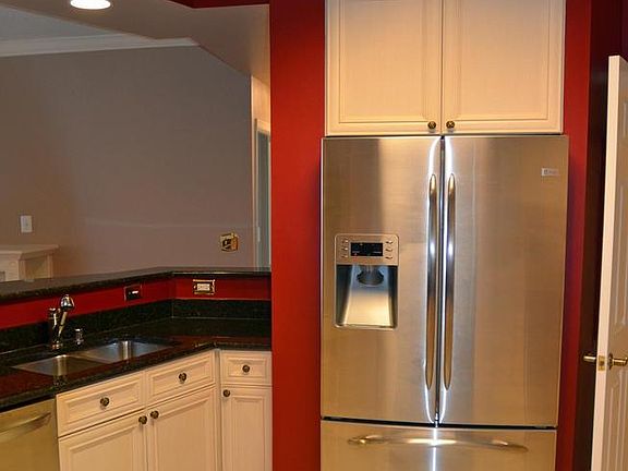 4th image of 19370 Magnolia Grove Sq Unit 405