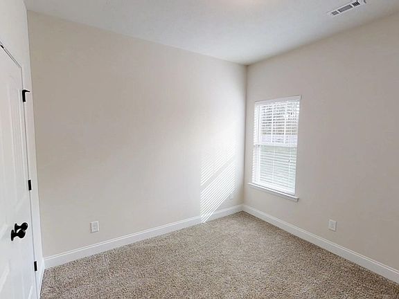 4th image of 410 Millwater Ct