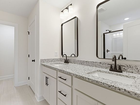 4th image of 308 Spring St Lot 193
