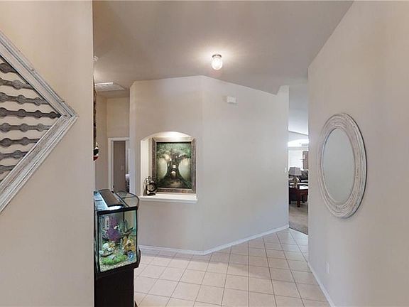 5th image of 5310 English Oak Dr