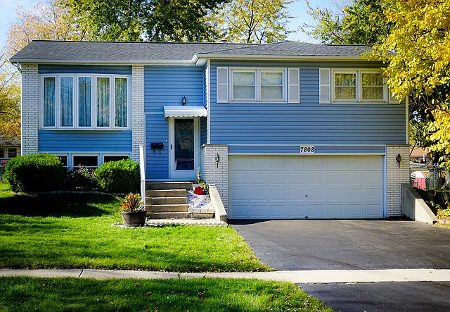 7808 Valley View Ln photo 1