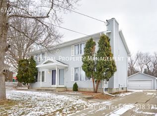 1679 NW 80th St, Clive, IA 50325