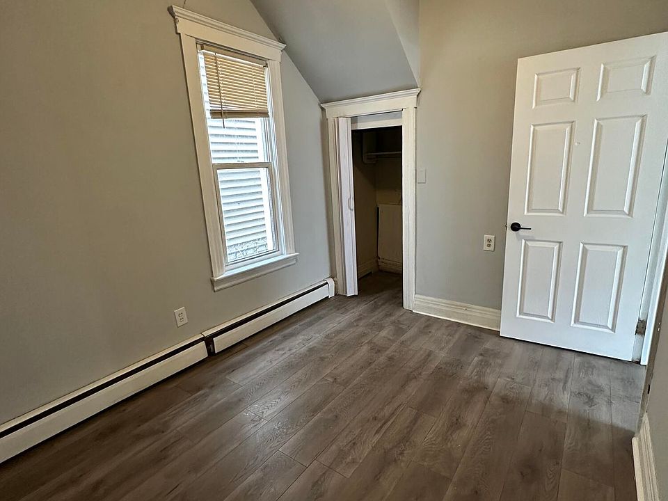 26 E Cicotte St, photo 6