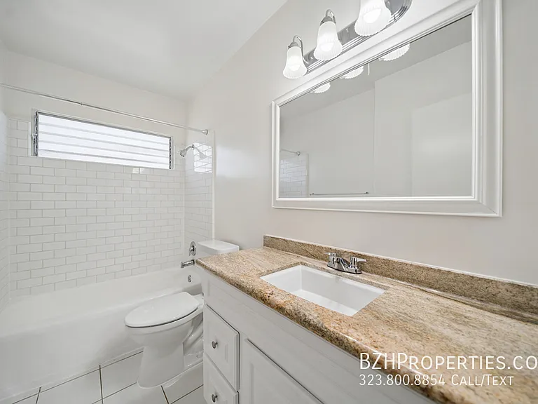 5303 1/2 Vantage Ave — Photo 14