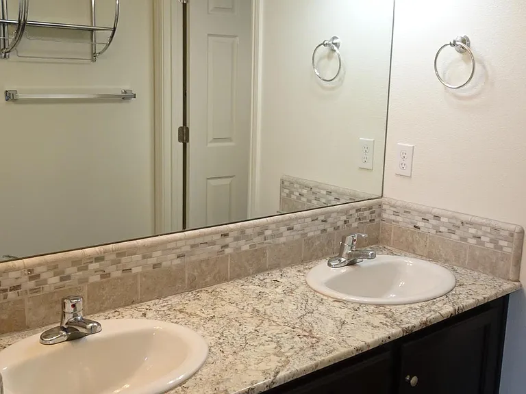 3656 Richmond Ave — Photo 13