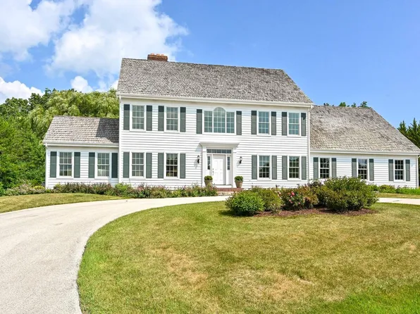 200 East Ravine DRIVE, Mequon, WI 53092