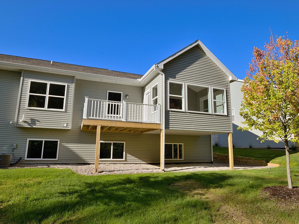 137 Blue Violet Ln NE 108, Comstock Park, MI 49321 Zillow