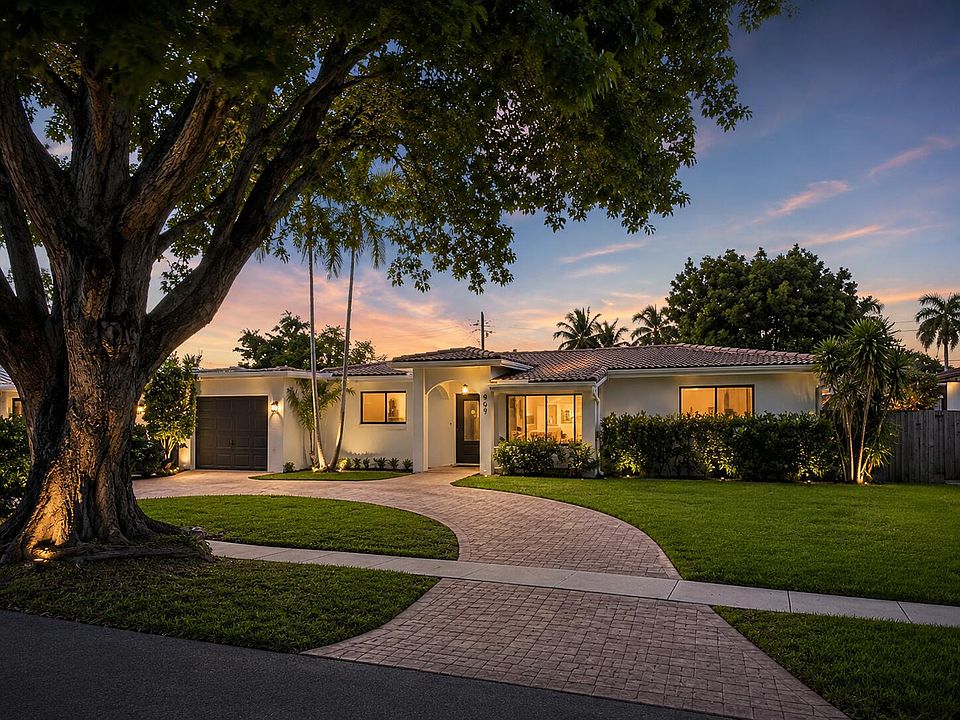 1st image of 909 SE 14th Drive