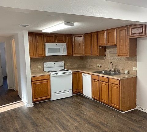 2nd image of 681 Pratt Rd