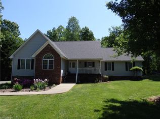 6352 Willow Hill Ct, Pleasant Garden, NC 27313