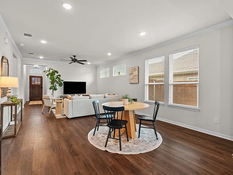 712 Ashberry Dr — Photo 11