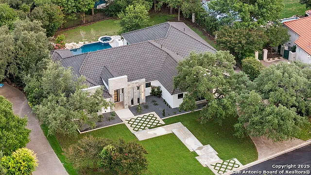 5 bed, 4.5 bath, 3951 sqft, $13,500 — Photo 2