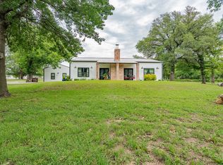 853 County Road 2215, Decatur, TX 76234