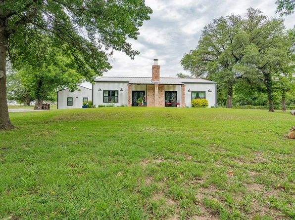 853 County Road 2215, Decatur, TX 76234