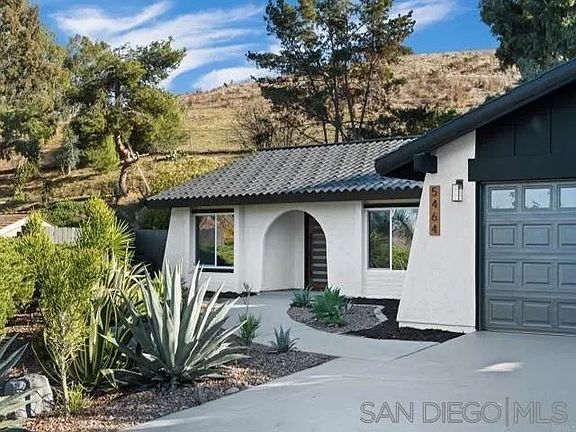 3rd image of 5464 Horse Ridge Way