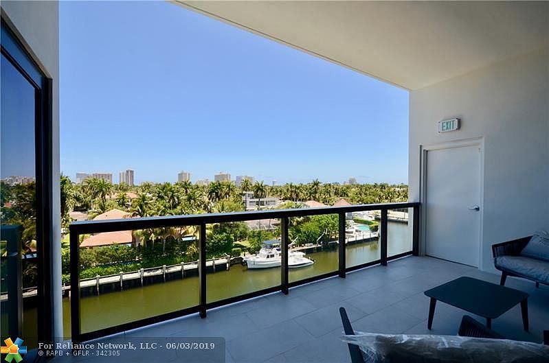 1st image of 20 Isle Of Venice Dr
