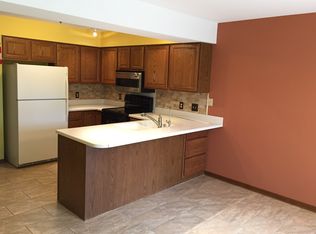 6019 Oak Creek Dr, Swartz Creek, MI 48473
