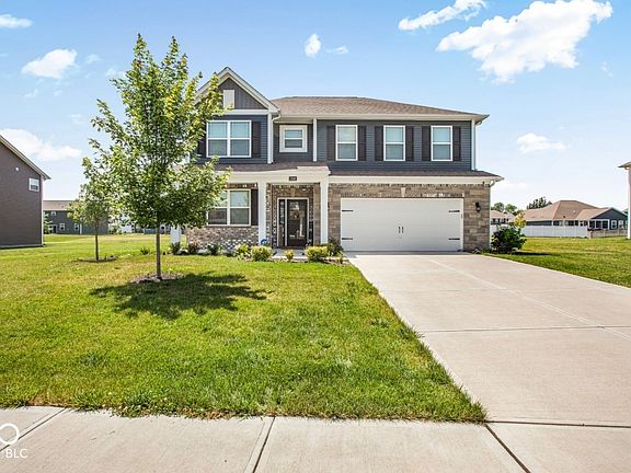 3rd image of 2368 Pine Valley Dr