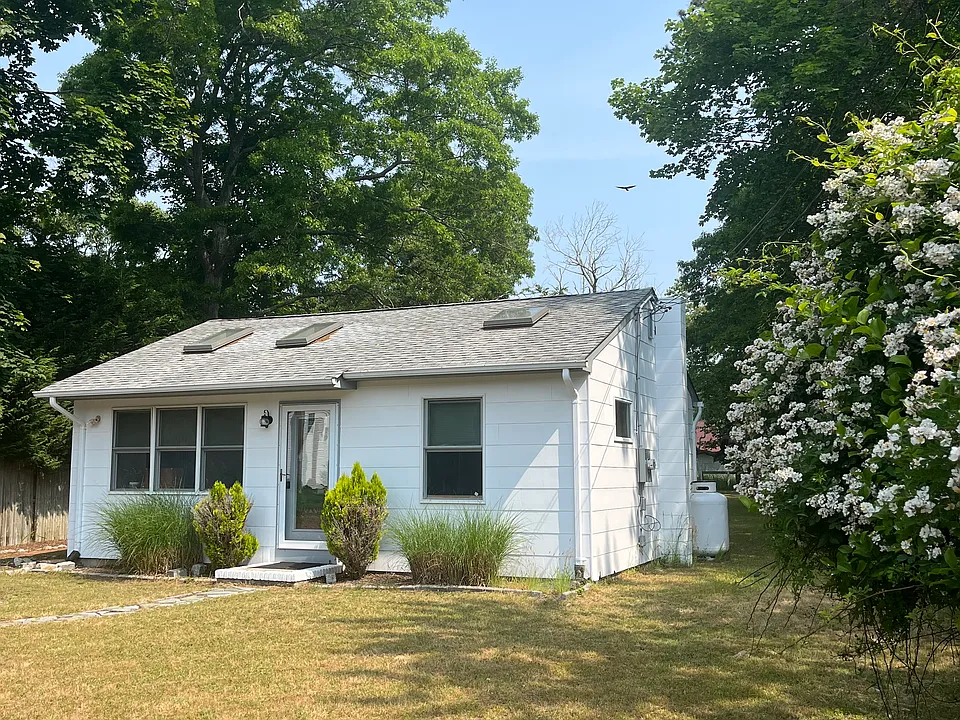 50 Hampton Rd