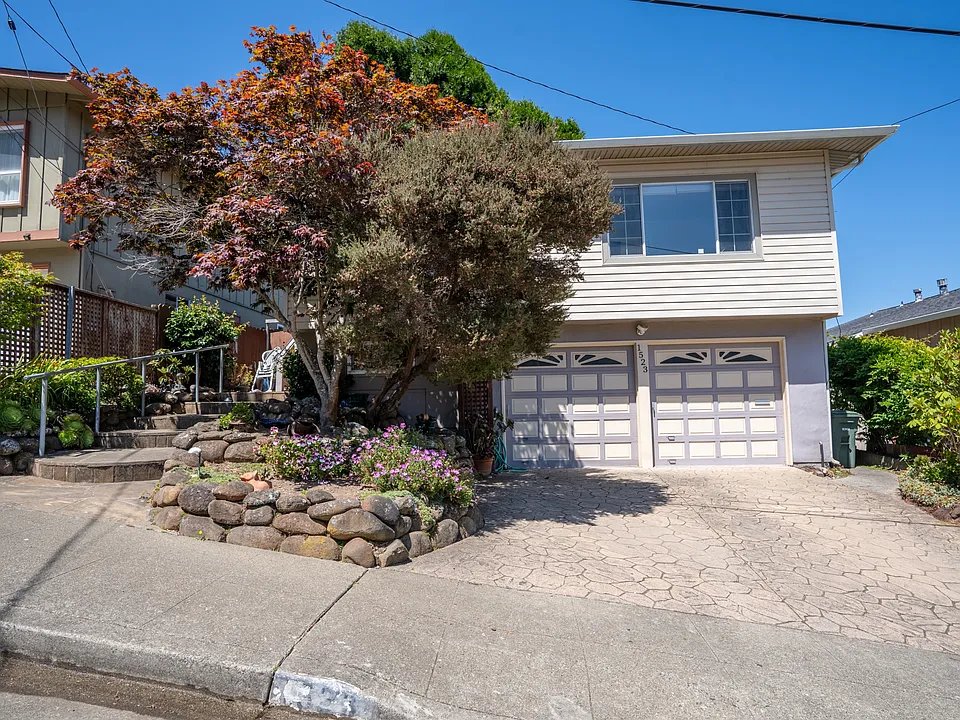 1523 Valdez Way