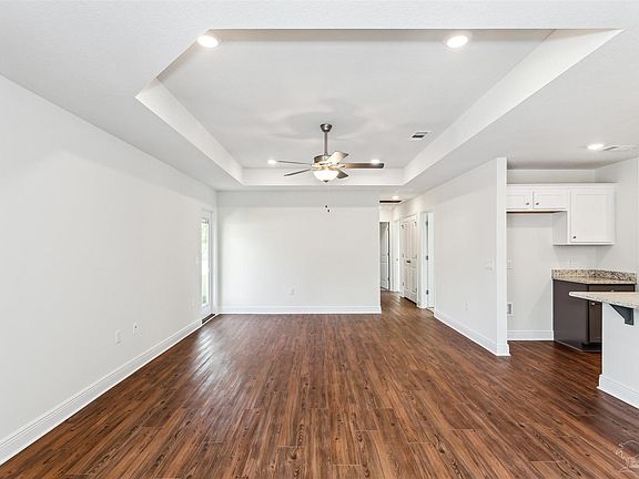 3rd image of 8517 Walnut Ave