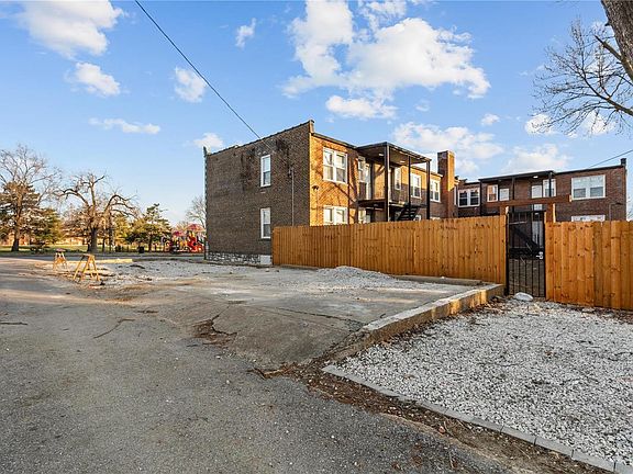 4th image of 3901 Keokuk St