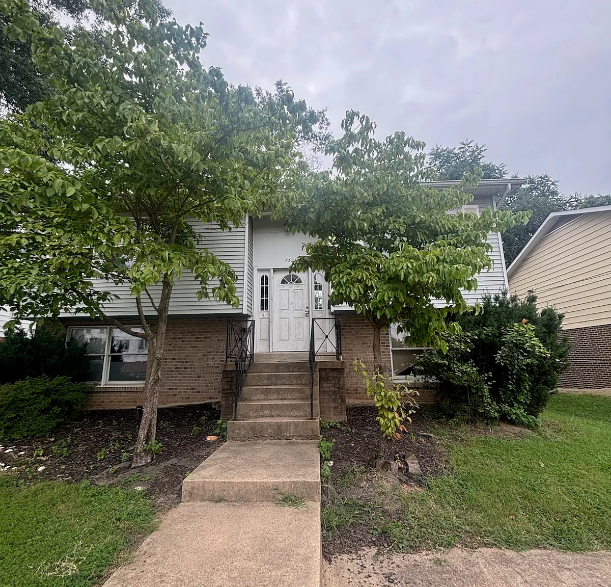 5 bed, 996 sqft, $5,300 — Photo 1