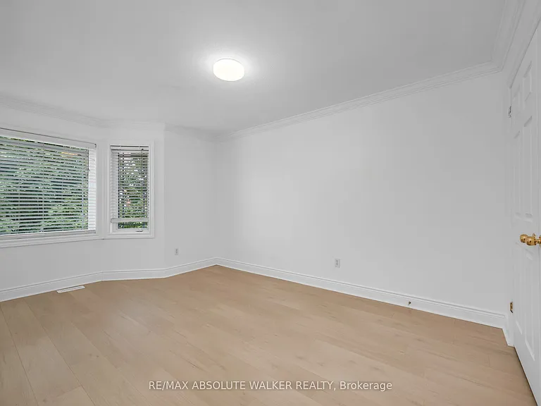 2269 Sandman Cres — Photo 17