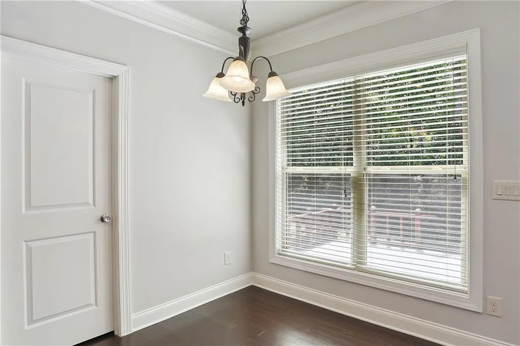4 bed, 2.5 bath, 2544 sqft, $3,700 — Photo 4
